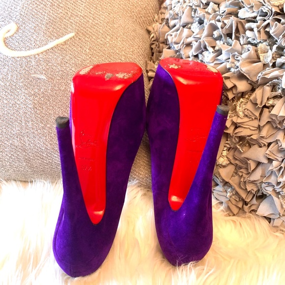 SOLD!!!! Christian Louboutin Daffodile Heels - Picture 3 of 5